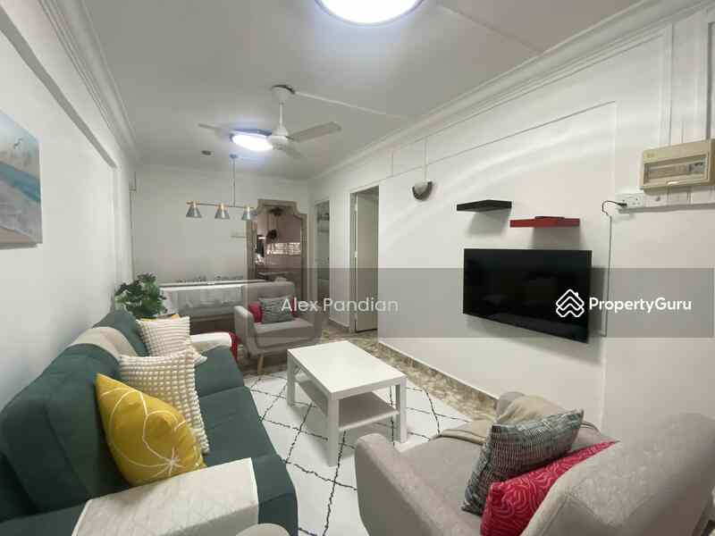 Prop-GPT: HDB Flat: D22 Jurong 306 Jurong East Street 32