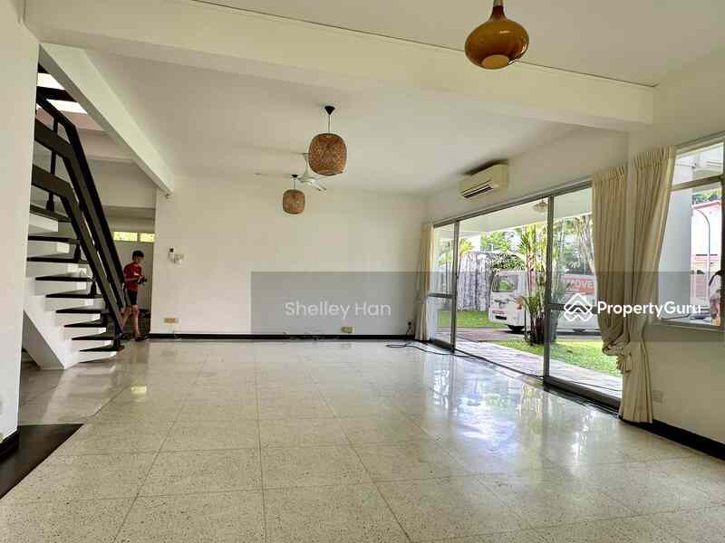 Prop-GPT: Bungalow: D10  Oei Tiong Ham Park