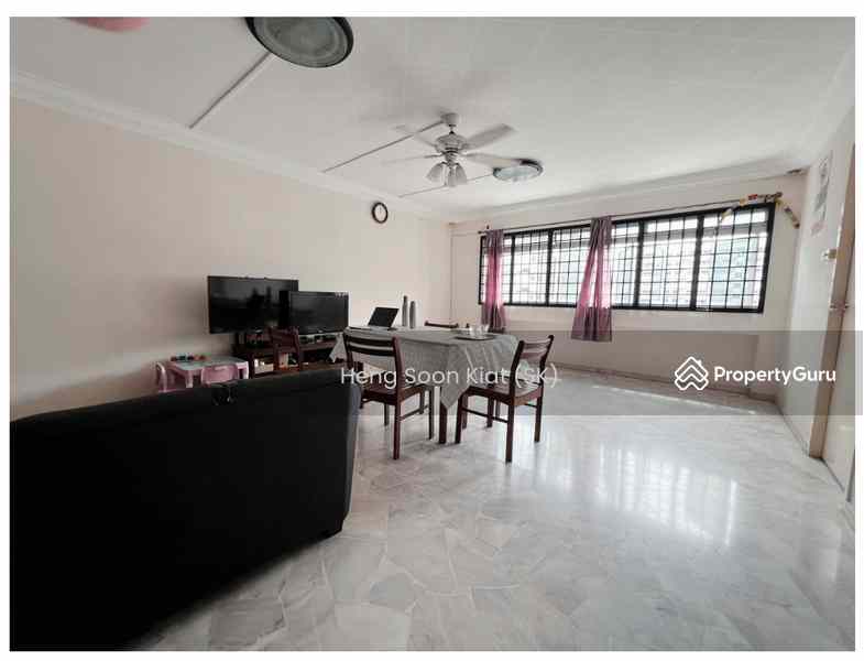 496E Tampines Avenue 9: D18 Tampines HDB Flat | Prop-GPT the AI-Powered Property Guru