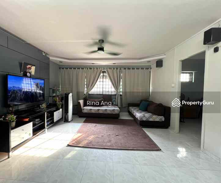 Prop-GPT: HDB Flat: D18 Tampines 384 Tampines Street 32