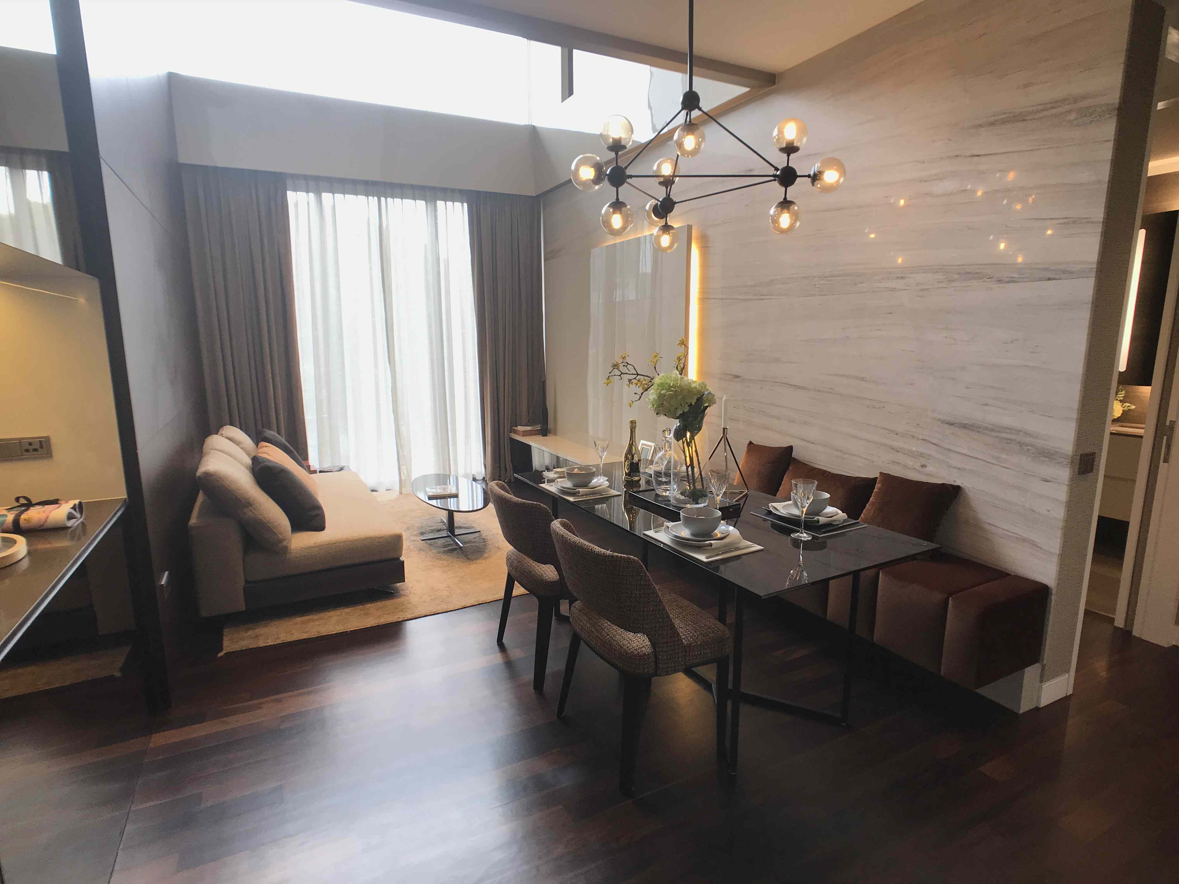 Prop-GPT: Condominium: D09  Lloyd SixtyFive