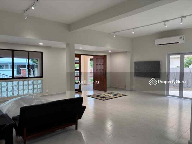 Prop-GPT: Semi-Detached: D10  Kingsville