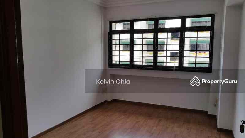 Prop-GPT: HDB Flat: D27 Sembawang 411 Sembawang Drive