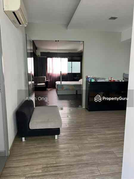 Prop-GPT: HDB Flat: D22 Boon Lay 688 Jurong West Central 1