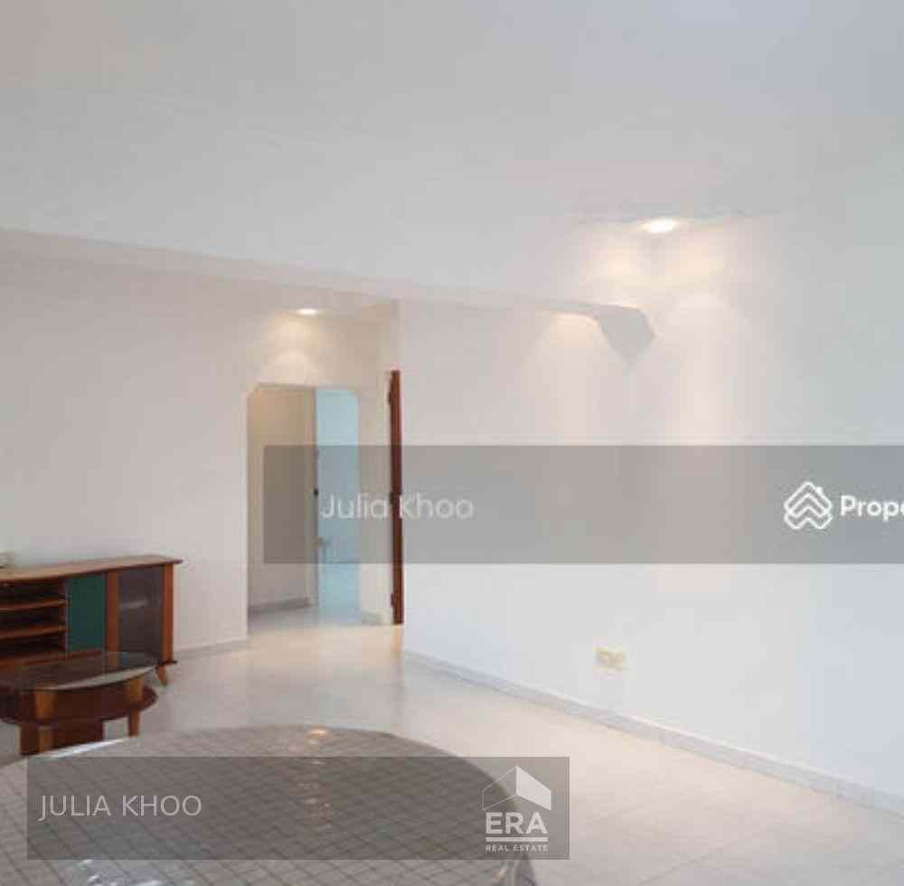 Prop-GPT: HDB - 3 room: D27 Sembawang 325 Sembawang Crescent