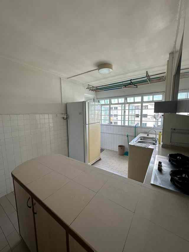 216 Serangoon Avenue 4: D19 Serangoon HDB Apartment | Prop-GPT the AI-Powered Property Guru
