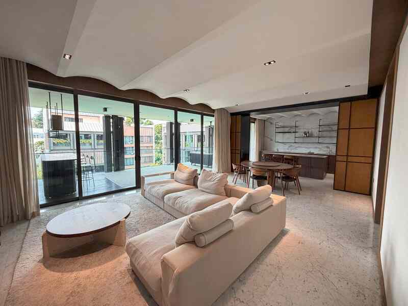 Prop-GPT: Condominium: D10 Ardmore The Nassim