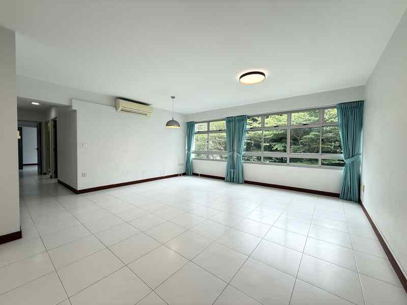 Prop-GPT: HDB Flat: D10 Holland 18D Holland Drive