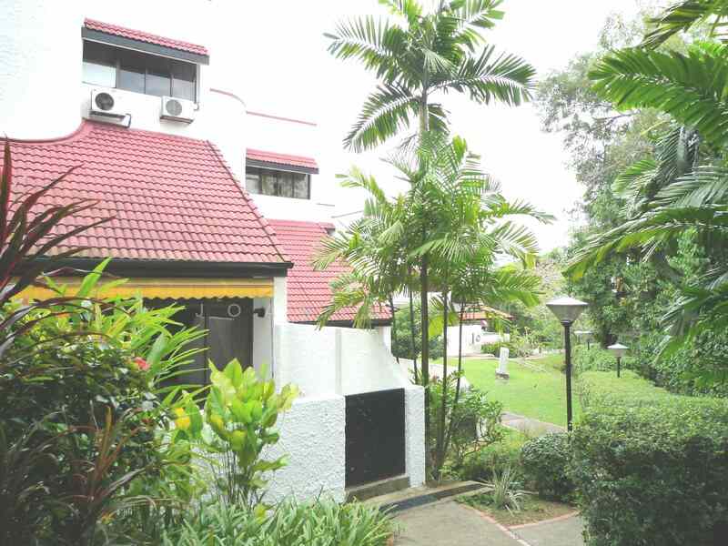 Prop-GPT: Cluster House: D11  Villa Des Flores