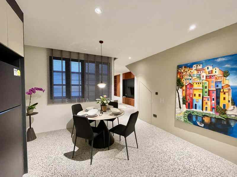 Prop-GPT: Shophouse: D09  Robertson Quay