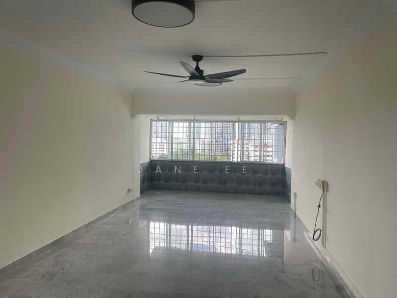 Prop-GPT: HDB Flat: D05 Clementi 101 Clementi Street 14