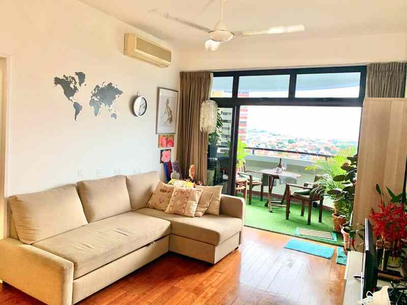 Prop-GPT: Condominium: D15 Marine Parade Mandarin Gardens
