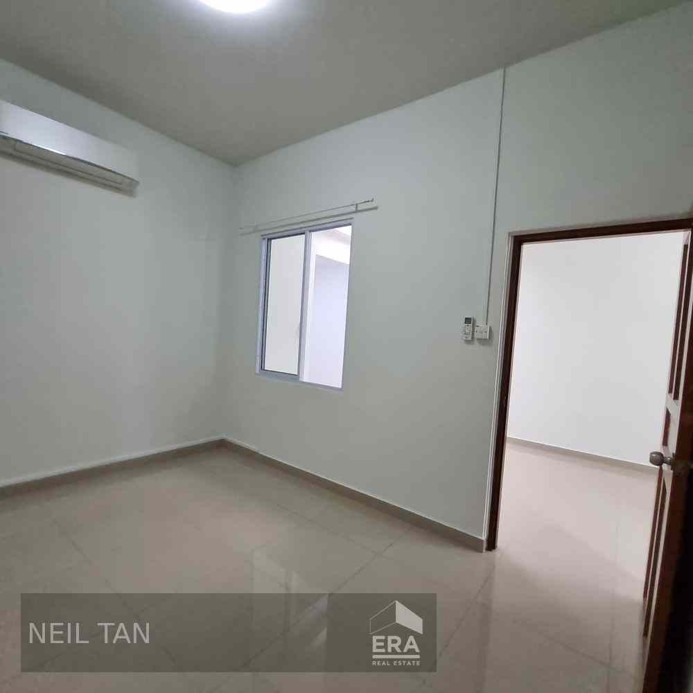 Sembawang Hills Estate: D20  Terrace | Prop-GPT the AI-Powered Property Guru