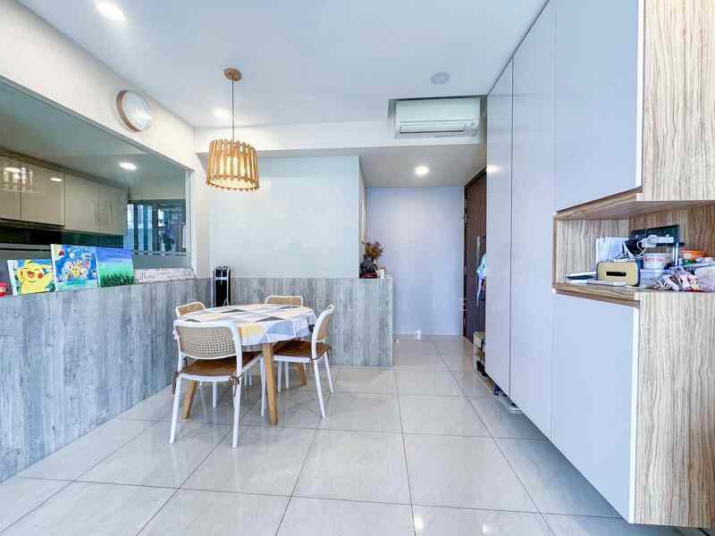 Prop-GPT: Executive Condominium: D27 Yishun Signature At Yishun