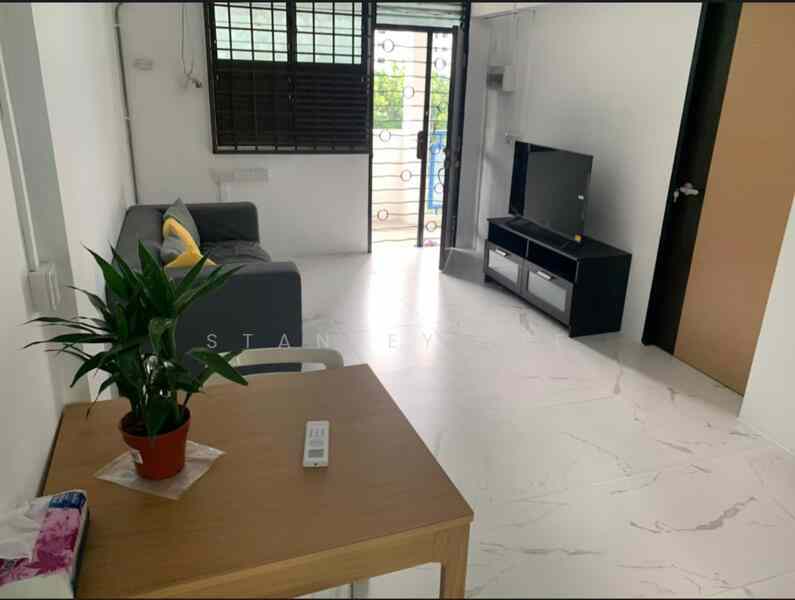 Prop-GPT: HDB Flat: D03 Tiong Bahru 18 Taman Ho Swee