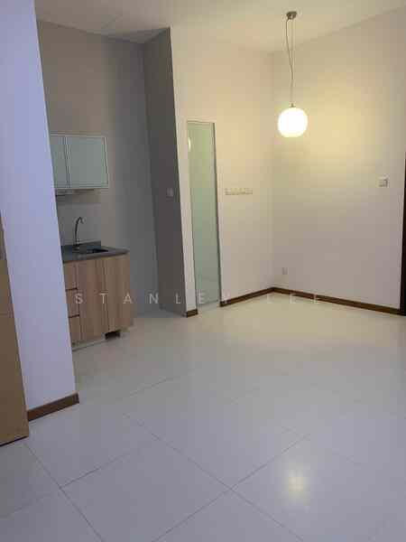 Prop-GPT: Apartment: D15  One Eighties Residences