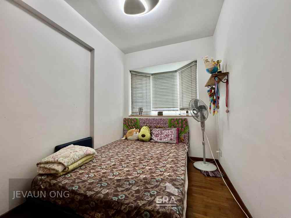 Prop-GPT: Condominium: D19 Hougang Evergreen Park