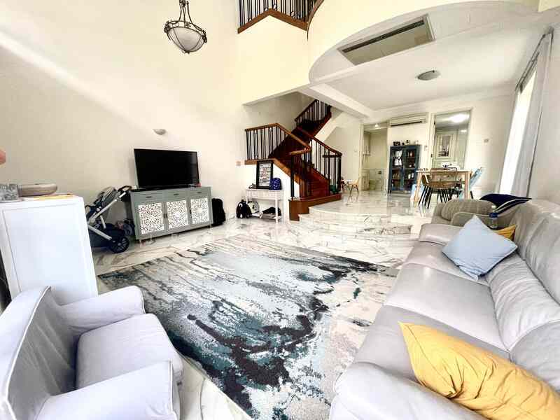 Prop-GPT: Semi-Detached: D10 Holland Holland Grove View
