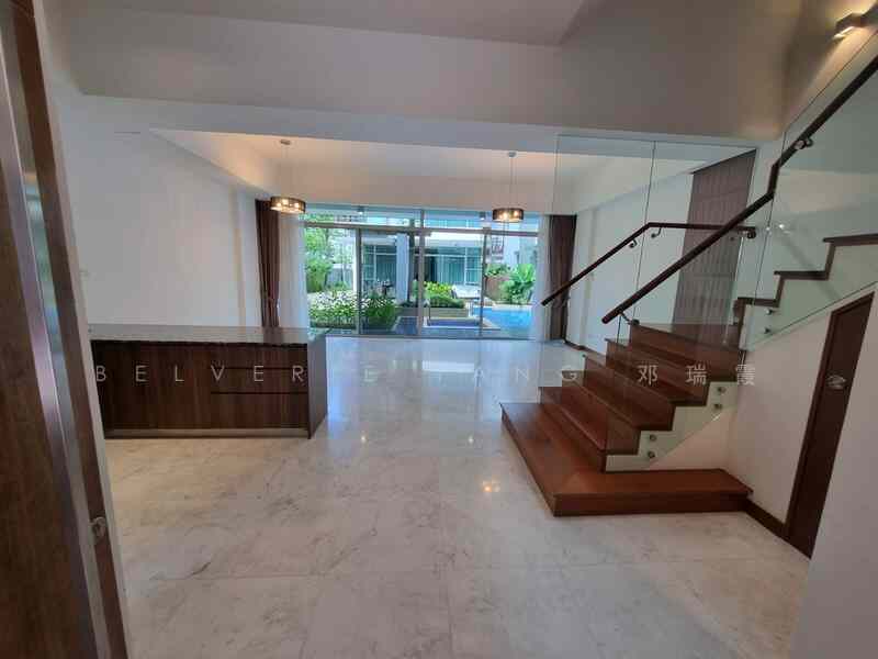 Prop-GPT: Condominium - Cluster House: D19 Punggol Whiteshores