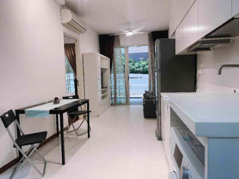 Prop-GPT: Apartment: D09 Cairnhill Parc Sophia