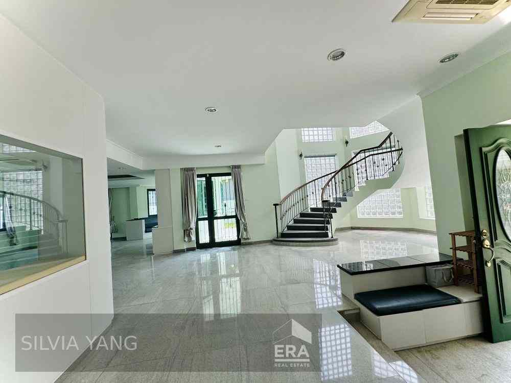 Prop-GPT: Detached: D20 Thomson Windsor Park Estate