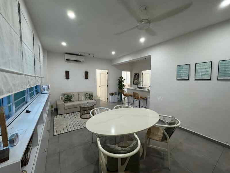 Prop-GPT: HDB Flat: D03 Tiong Bahru 6A Boon Tiong Road