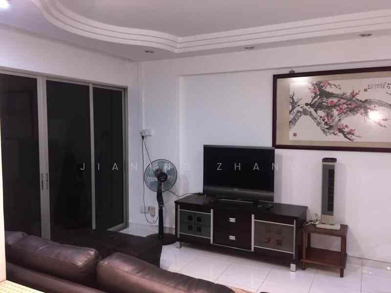 Prop-GPT: HDB Flat: D25 Woodlands 367 Woodlands Avenue 5