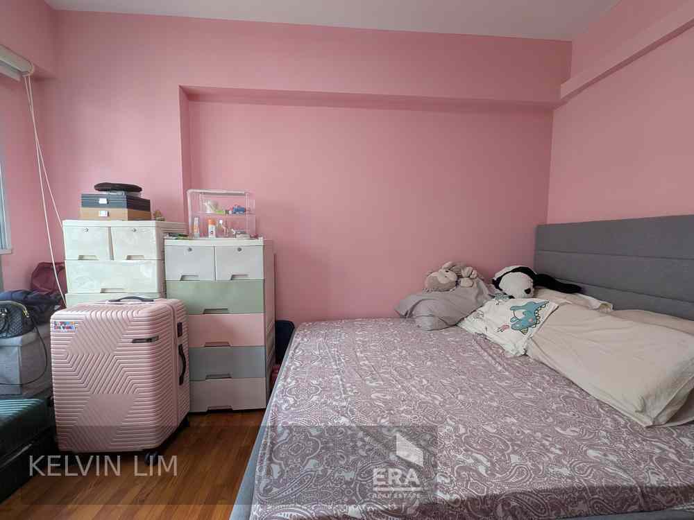 Prop-GPT: HDB - 3 room: D19 Punggol 272b Punggol Walk