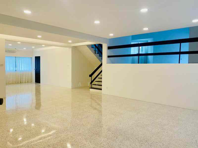 Prop-GPT: Condominium: D09  Grange Heights
