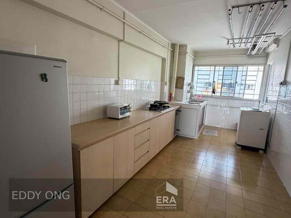 Prop-GPT: HDB - 3 room: D27 Yishun 284 Yishun Avenue 6