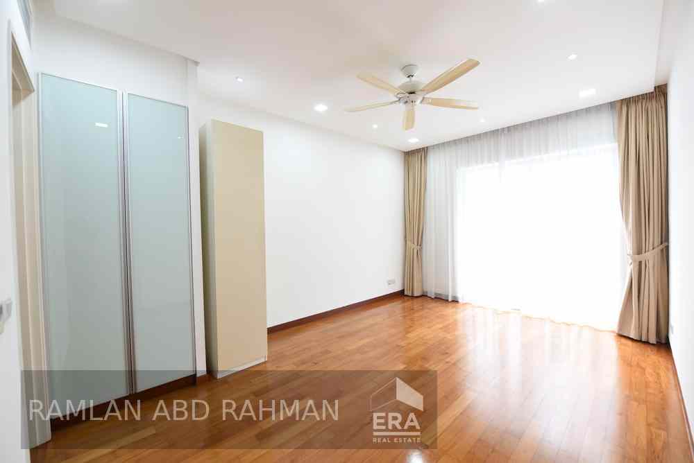 Prop-GPT: Condominium: D10  Nassim Jade