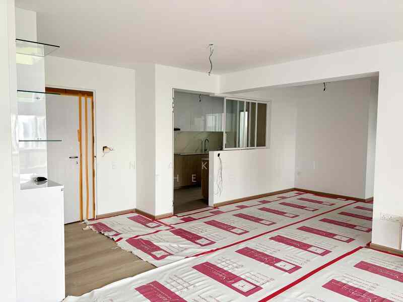 Prop-GPT: HDB Flat: D27  120D Canberra Crescent