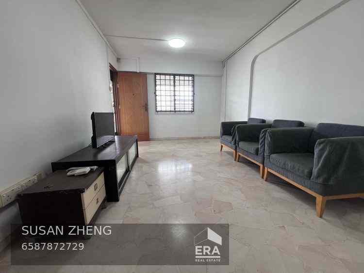 Prop-GPT: HDB - 2 room: D22 Jurong 301 Jurong East Street 32