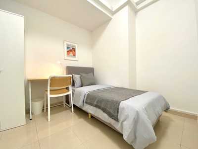 International Plaza: D02 Anson Apartment | Prop-GPT the AI-Powered Property Guru