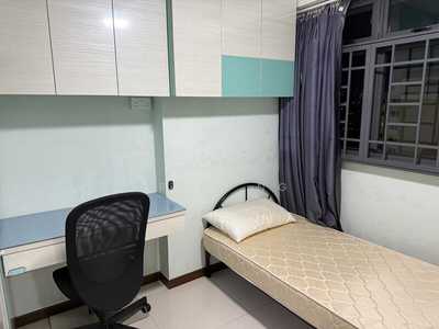 698B Jurong West Central 3: D22 Boon Lay HDB Flat | Prop-GPT the AI-Powered Property Guru