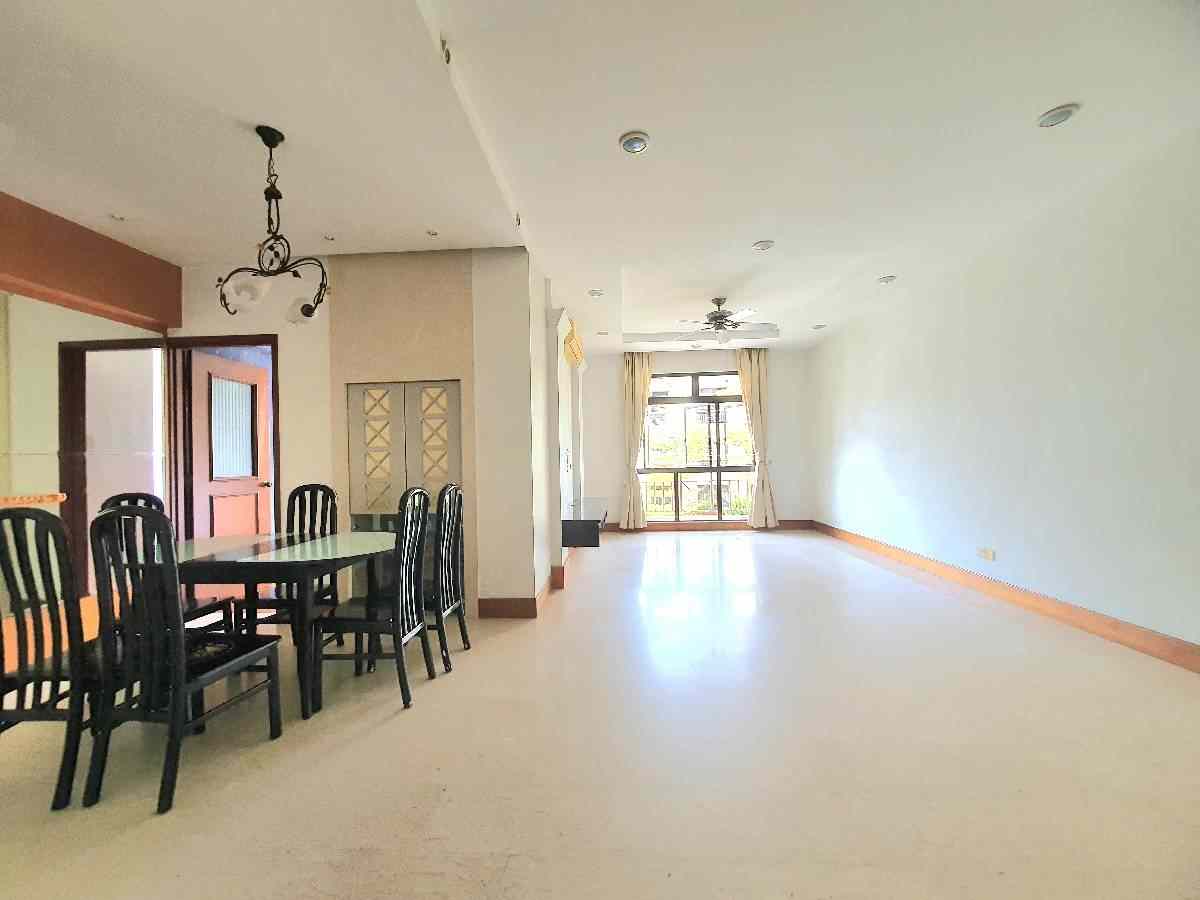 Prop-GPT: Condominium: D27  Seletaris