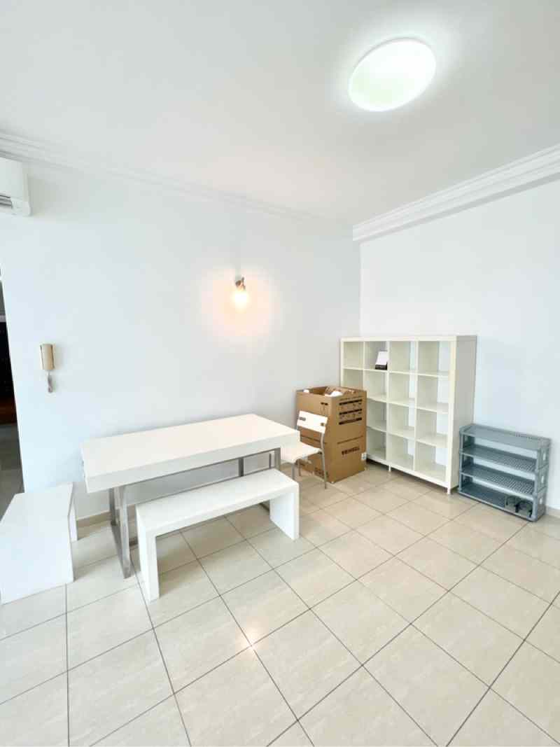 Prop-GPT: Apartment: D14  The Sunny Spring