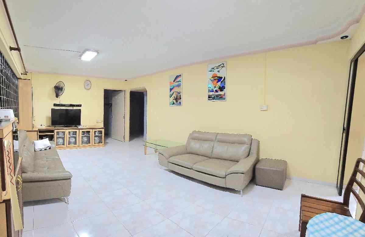 Prop-GPT: HDB Apartment: D27  403 Admiralty Link
