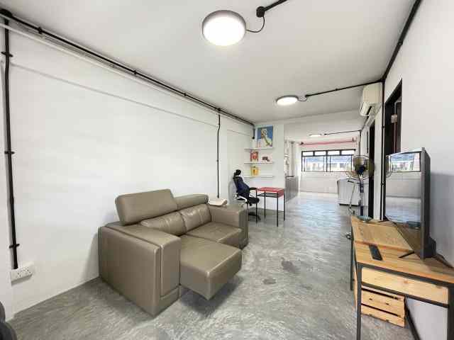 Prop-GPT: HDB Apartment: D07  462 Crawford Lane