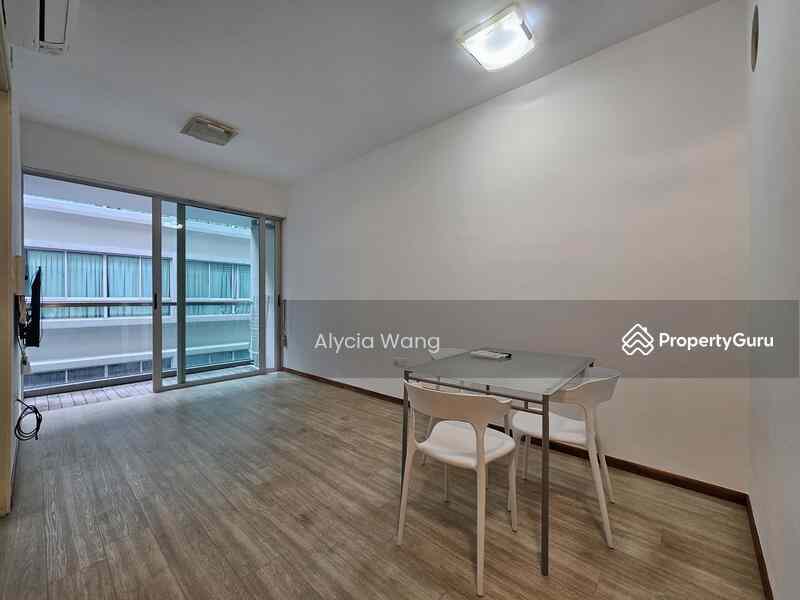 Prop-GPT: Apartment: D09 Cairnhill Parc Sophia