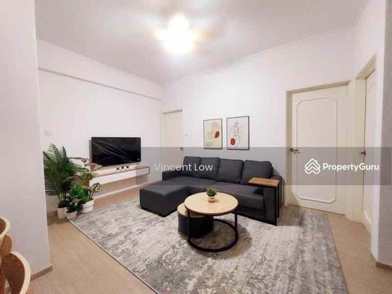 Prop-GPT: Condominium: D17  Azalea Park Condo