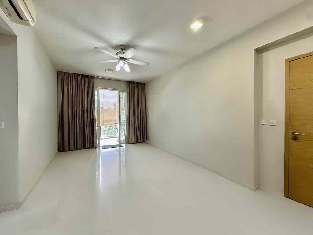 Prop-GPT: Condominium: D14  VACANZA @ EAST