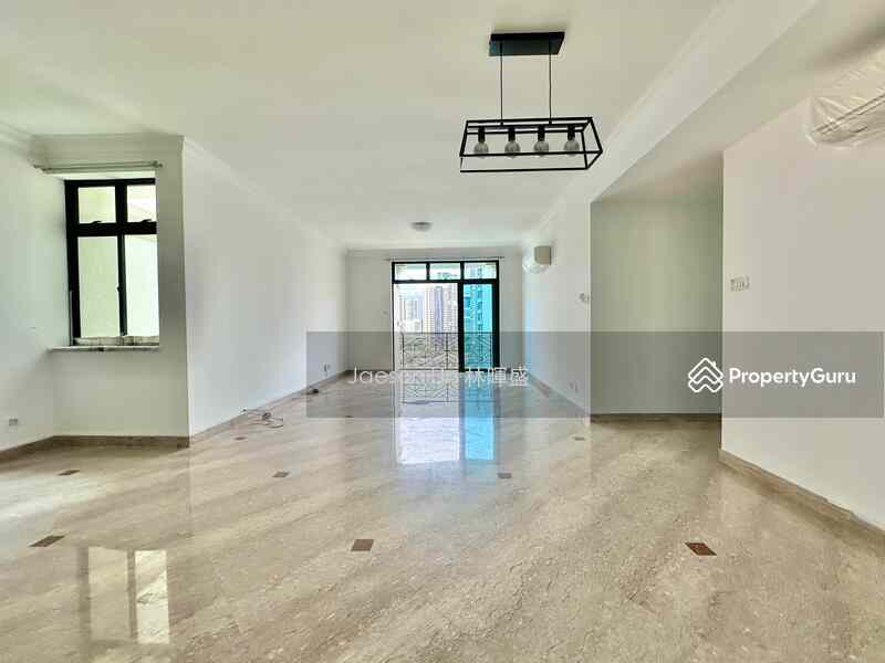 Prop-GPT: Condominium: D10  Spring Grove