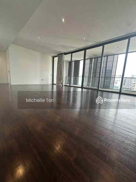 Prop-GPT: Condominium: D09  Lloyd SixtyFive