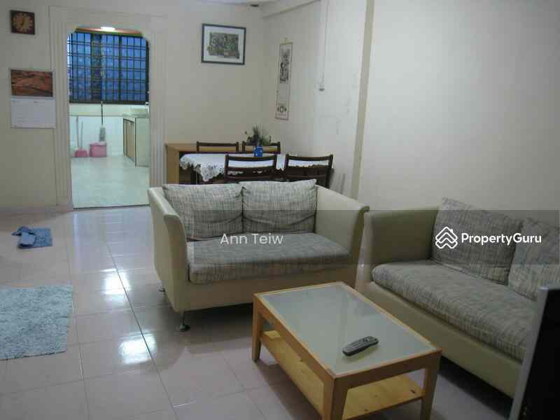 Prop-GPT: HDB Flat: D23 Bukit Batok 504 Bukit Batok Street 52