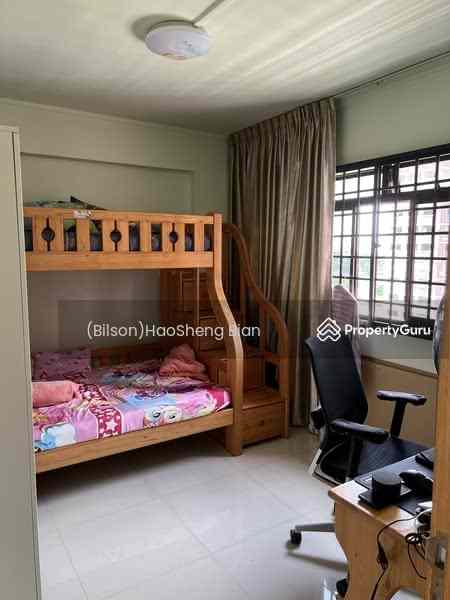 Prop-GPT: HDB Flat: D18  718 Tampines Street 72
