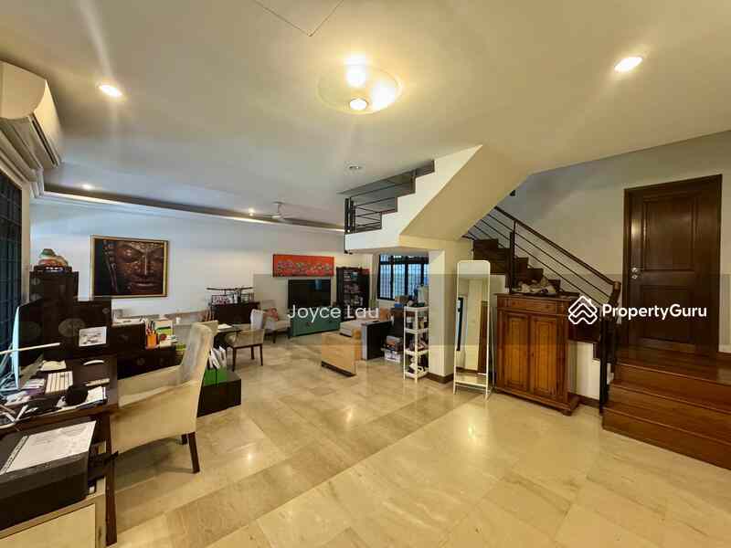 Prop-GPT: Semi-Detached: D10  Rare! Nassim vicinity 3 storey Semi Detached , short walk to Shangri-la and surround by tranquility