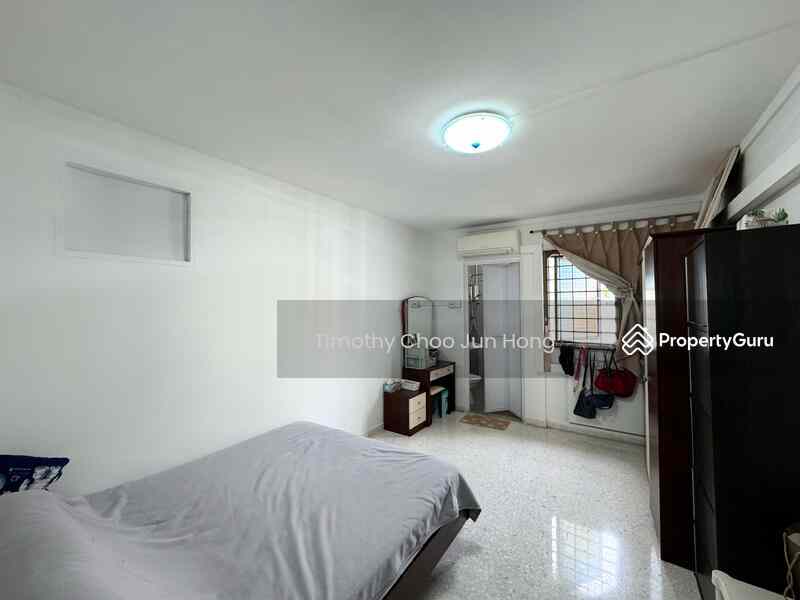 Prop-GPT: HDB Flat: D18  293 Tampines Street 22