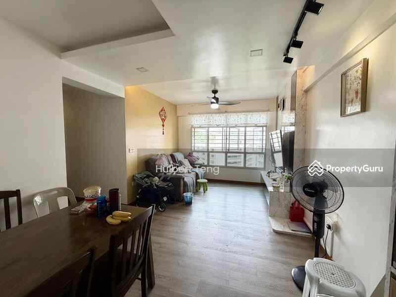 Prop-GPT: HDB Flat: D19 Punggol 671A Edgefield Plains