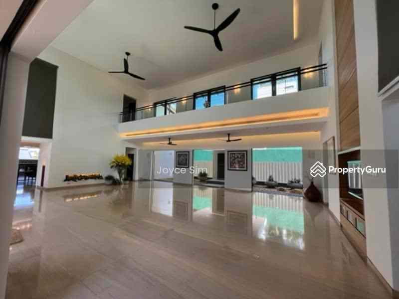 Prop-GPT: Bungalow - Good Class: D10 Holland Newly Renovated. Well Built, Well Maintained Gcb